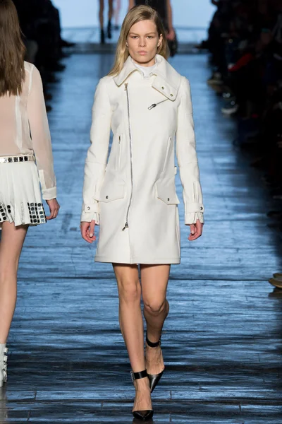 Look 29